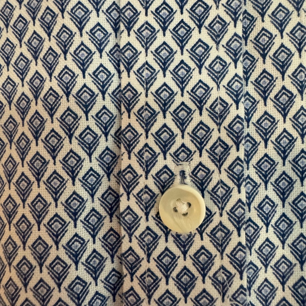 Roundtree & Yorke Blue Patterned Button-Down Shirt - image 2